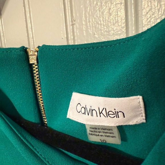 Calvin Klein Green Ruffle Tulip Hem Belted Dress Size 10 - Picture 3 of 6